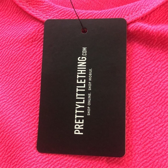 PrettyLittleThing Basic Pink Neon Cropped T-Shirt - Picture 2 of 5